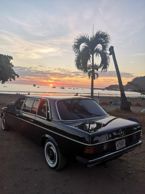 BEACH-SUNSET-LIMOUSINE-COSTA-RICA.jpg