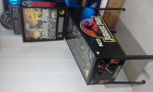 JURASSIC-PARK-PINBALL-MACHINE-COSTA-RICA.jpg