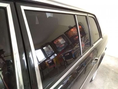 limo-and-pinball-costa-rica-man-cave.jpg