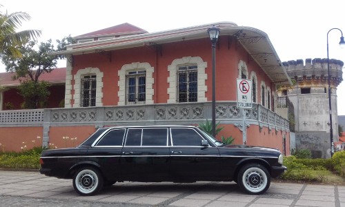 CLASSIC-MANSION-SAN-JOSE-CENTRAL-AMERICA-LIMO-LWB-LANG.jpg