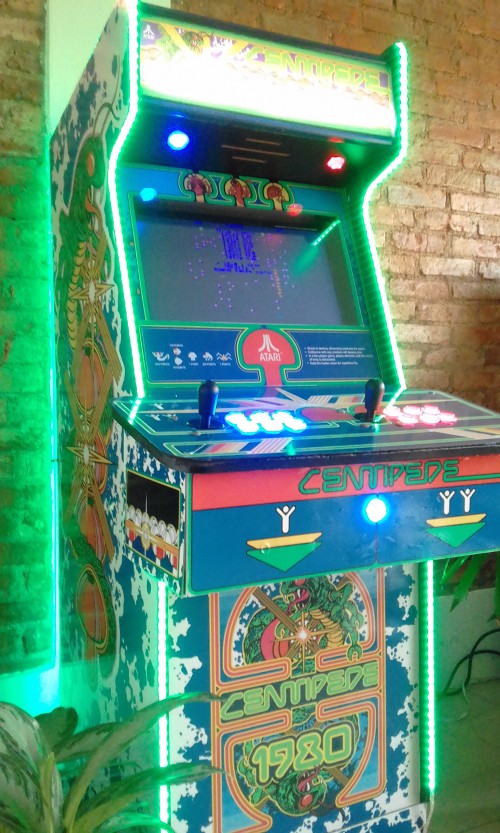 OUTSOURCING-COSTA-RICA-ARCADE-CENTIPEDE-GAME-MACHINE.jpg